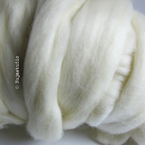 Corriedale wool Ashland Bay Top Roving Spinning 4 oz - Picture 3 of 4